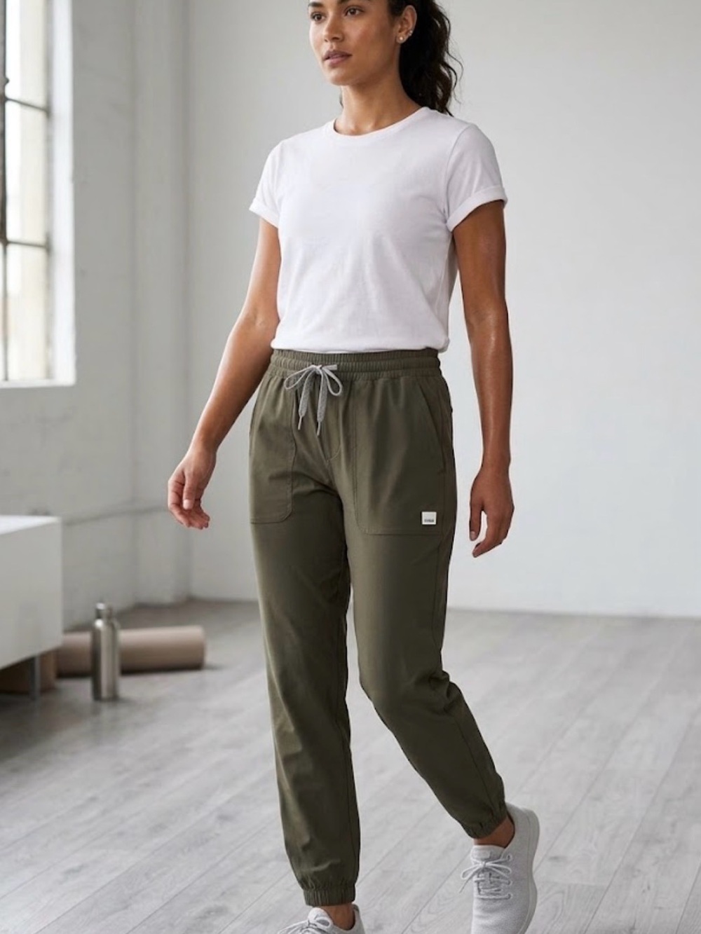 VUORI Miles Jogger Pants Women’s Sz Small Green Drawstring Pockets Lightweight